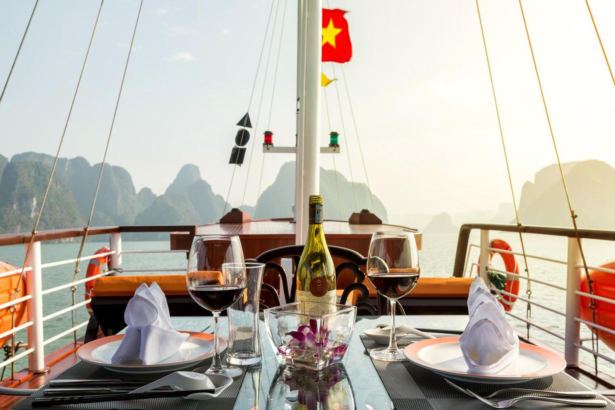 Emeraude Classic Cruises Ha Long Exteriér fotografie